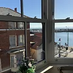 펜션 Merchants Quarters - Full Collection - Three In One - With Harbour And Sea Views - Free Roof Terrace With Sea And Harbour View And Location To Beaches Amenities Restaurants And Harbour *