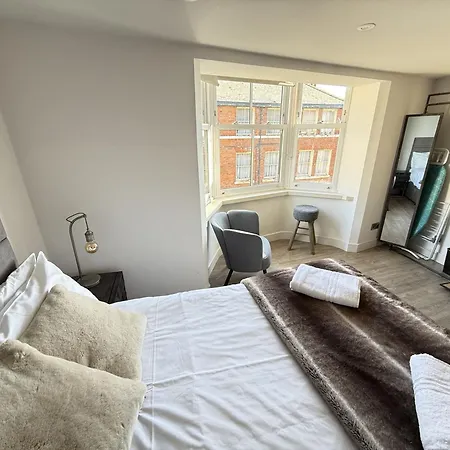 Merchants Quarters - Full Collection - Three In One - With Harbour And Sea Views - Free Roof Terrace With Sea And Harbour View And Location To Beaches Amenities Restaurants And Harbour 펜션