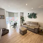 Merchants Quarters - Full Collection - Three In One - With Harbour And Sea Views - Free Roof Terrace With Sea And Harbour View And Location To Beaches Amenities Restaurants And Harbour * Скарборо