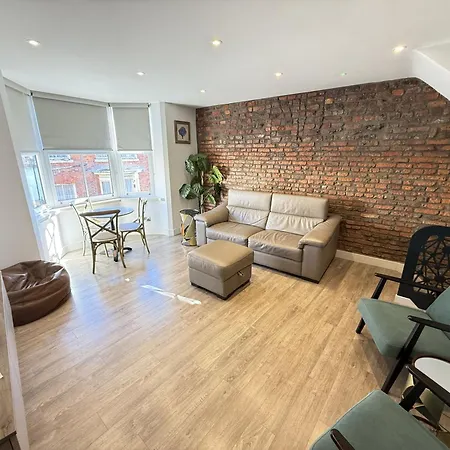 Merchants Quarters - Full Collection - Three In One - With Harbour And Sea Views - Free Roof Terrace With Sea And Harbour View And Location To Beaches Amenities Restaurants And Harbour Дом отдыха Скарборо