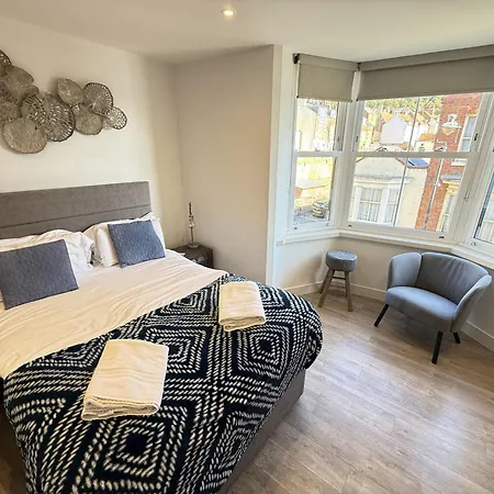 Merchants Quarters - Full Collection - Three In One - With Harbour And Sea Views - Free Roof Terrace With Sea And Harbour View And Location To Beaches Amenities Restaurants And Harbour Скарборо