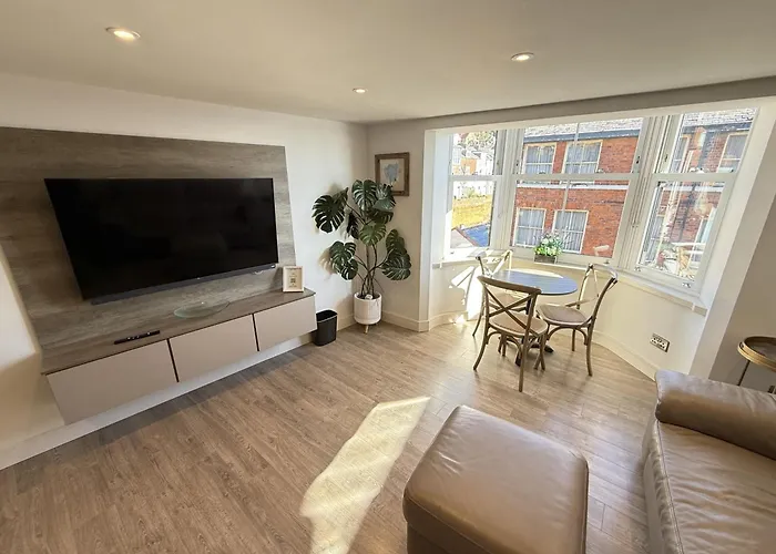 Merchants Quarters - Full Collection - Three In One - With Harbour And Sea Views - Free Roof Terrace With Sea And Harbour View And Location To Beaches Amenities Restaurants And Harbour