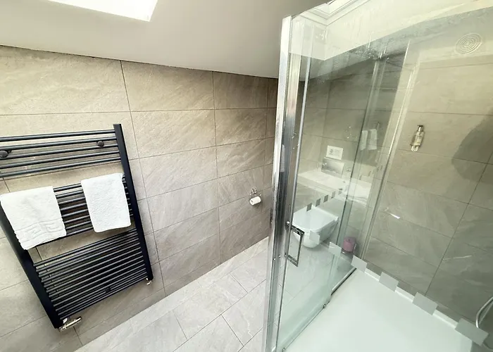 Semesterbostad Merchants Quarters - Full Collection - Three In One - With Harbour And Sea Views - Free Roof Terrace With Sea And Harbour View And Location To Beaches Amenities Restaurants And Harbour Scarborough