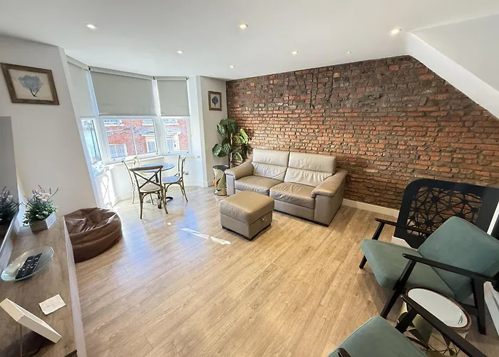 Merchants Quarters - Full Collection - Three In One - With Harbour And Sea Views - Free Roof Terrace With Sea And Harbour View And Location To Beaches Amenities Restaurants And Harbour Semesterbostad Scarborough