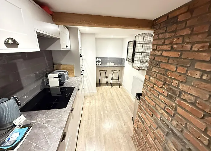 펜션 Merchants Quarters - Full Collection - Three In One - With Harbour And Sea Views - Free Roof Terrace With Sea And Harbour View And Location To Beaches Amenities Restaurants And Harbour *