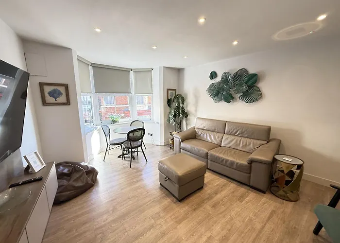 Merchants Quarters - Full Collection - Three In One - With Harbour And Sea Views - Free Roof Terrace With Sea And Harbour View And Location To Beaches Amenities Restaurants And Harbour * Scarborough