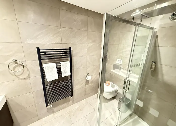 Merchants Quarters - Full Collection - Three In One - With Harbour And Sea Views - Free Roof Terrace With Sea And Harbour View And Location To Beaches Amenities Restaurants And Harbour *