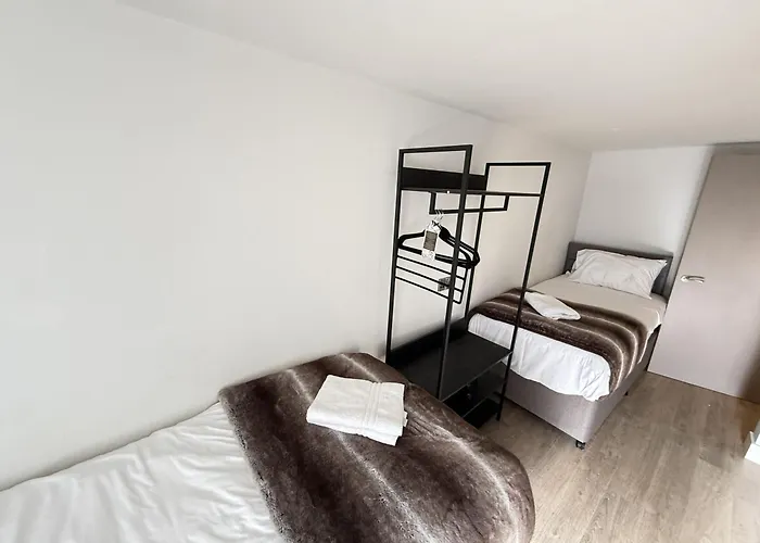 Merchants Quarters - Full Collection - Three In One - With Harbour And Sea Views - Free Roof Terrace With Sea And Harbour View And Location To Beaches Amenities Restaurants And Harbour * Scarborough