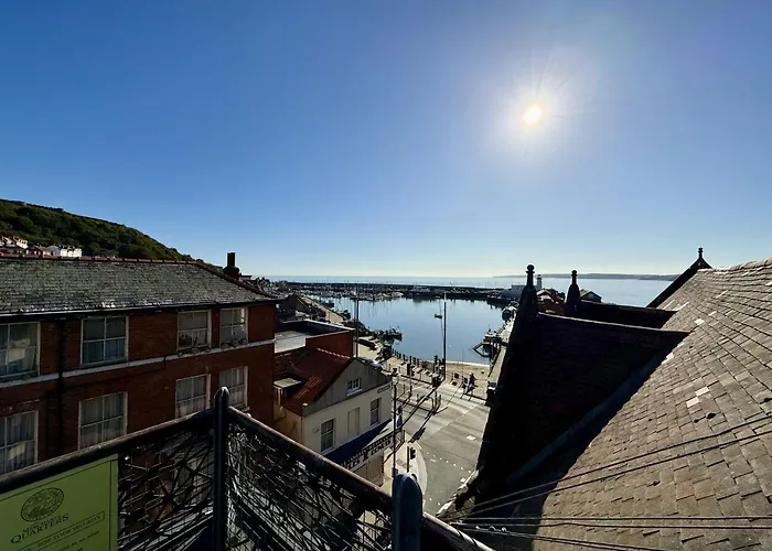 Merchants Quarters - Full Collection - Three In One - With Harbour And Sea Views - Free Roof Terrace With Sea And Harbour View And Location To Beaches Amenities Restaurants And Harbour Scarborough