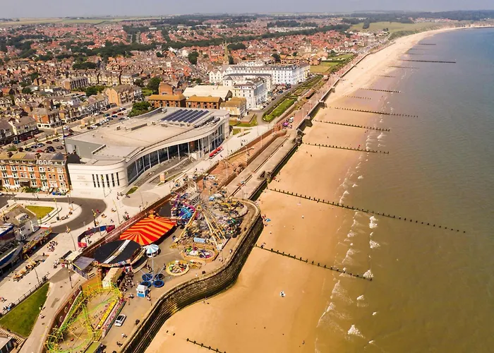 Merchants Quarters - Full Collection - Three In One - With Harbour And Sea Views - Free Roof Terrace With Sea And Harbour View And Location To Beaches Amenities Restaurants And Harbour * Scarborough