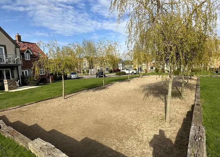 Merchants Quarters - Full Collection - Three In One - With Harbour And Sea Views - Free Roof Terrace With Sea And Harbour View And Location To Beaches Amenities Restaurants And Harbour Semesterbostad *