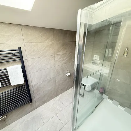 別荘 Merchants Quarters - Full Collection - Three In One - With Harbour And Sea Views - Free Roof Terrace With Sea And Harbour View And Location To Beaches Amenities Restaurants And Harbour スカーバラ