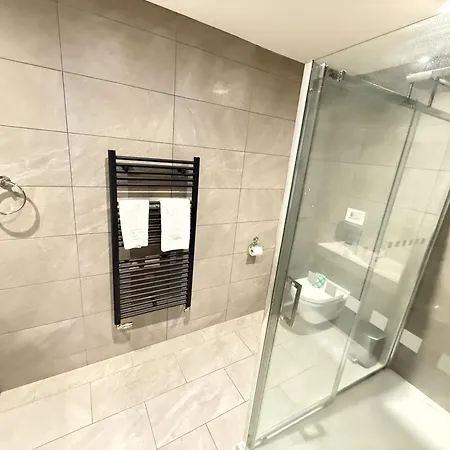 Merchants Quarters - Full Collection - Three In One - With Harbour And Sea Views - Free Roof Terrace With Sea And Harbour View And Location To Beaches Amenities Restaurants And Harbour 別荘 *