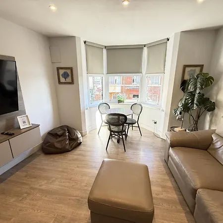 Merchants Quarters - Full Collection - Three In One - With Harbour And Sea Views - Free Roof Terrace With Sea And Harbour View And Location To Beaches Amenities Restaurants And Harbour *